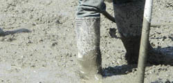 Jak stosować beton, by fundamenty były trwałe?